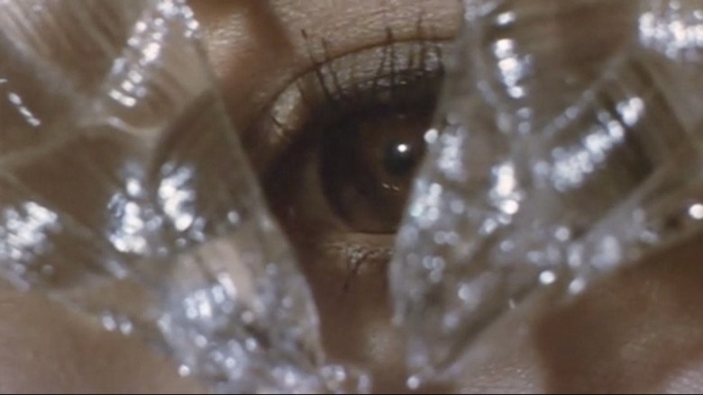 кадр из фильма 修道女ルシア　辱す