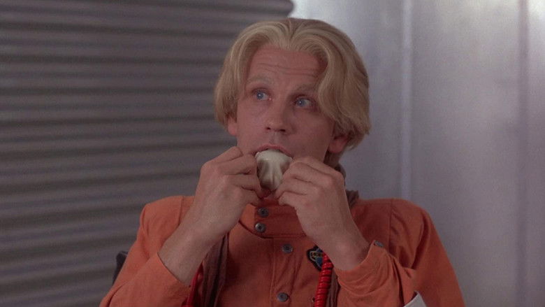 кадр из фильма Как создать идеал