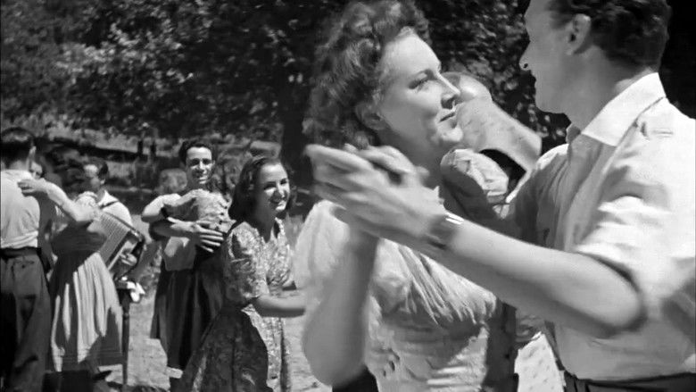 кадр из фильма La sua strada