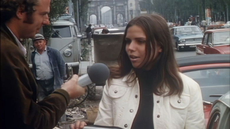 кадр из фильма Доклад о школьницах: То, что родители считают невозможным