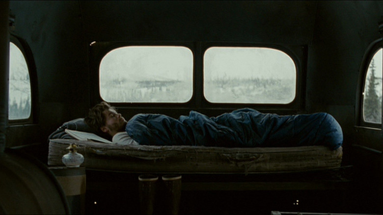 кадр из фильма В диких условиях