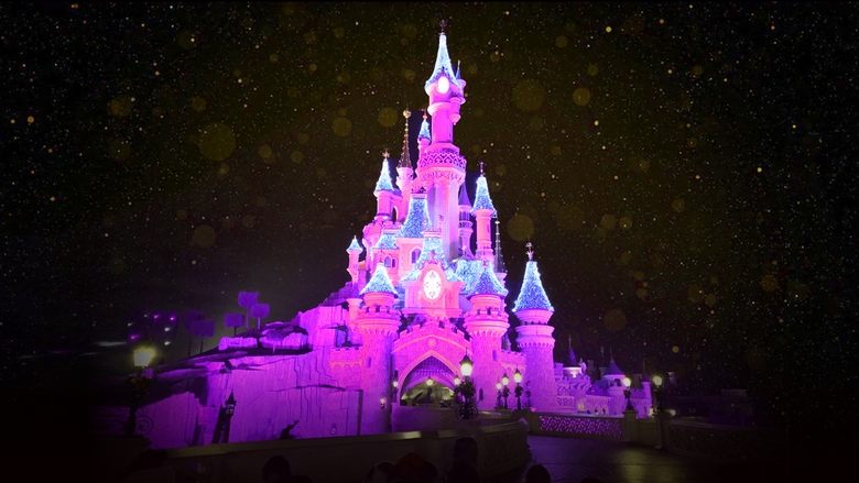 кадр из фильма En attendant Noël : une année incroyable à Disneyland