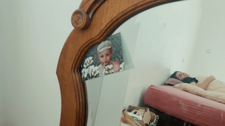 кадр из фильма Anemoia