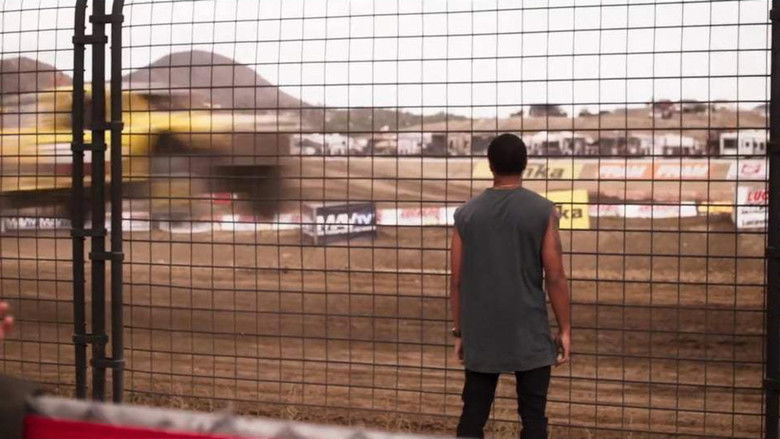 кадр из фильма Из грязи