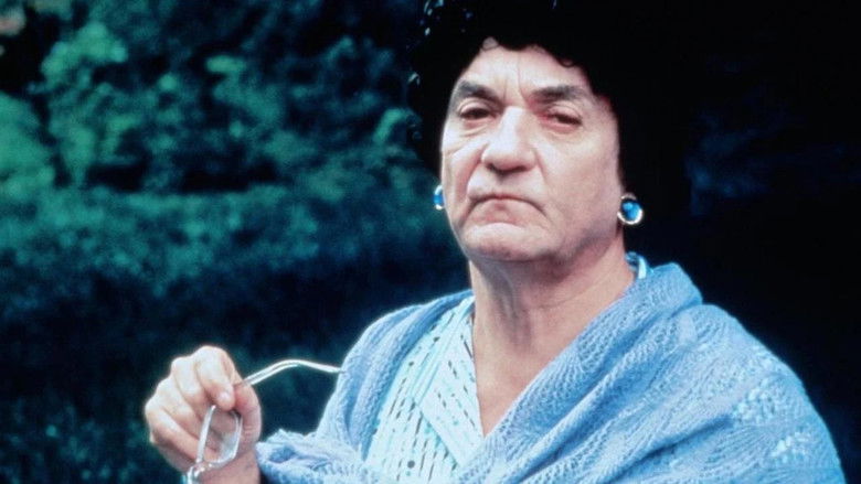 кадр из фильма Miss Mona