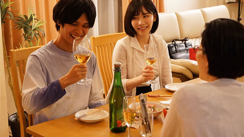 кадр из фильма ATID-443 妻とのセックスレスに悩む僕は、あの日から義妹と肉体関係になった。 深田えいみ