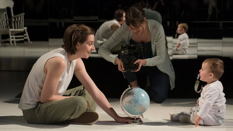 кадр из фильма Bébés