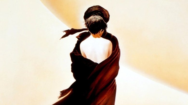 кадр из фильма Под покровом небес