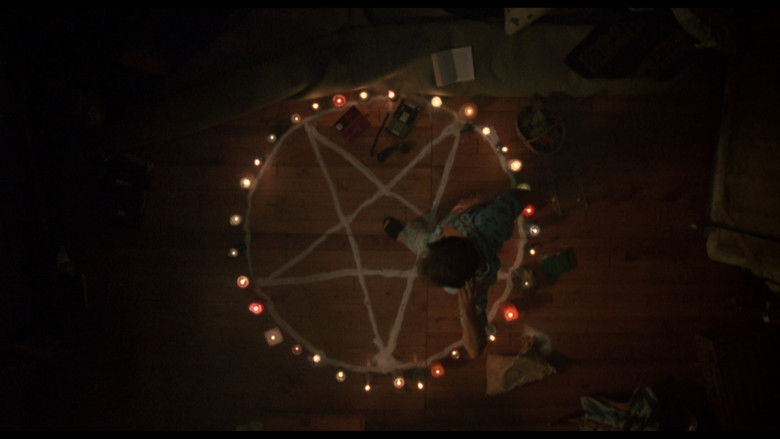 кадр из фильма Телефон дьявола