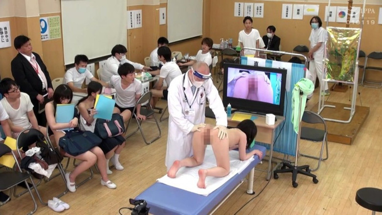 кадр из фильма 羞恥新入生発育健康診断2020～真夏～