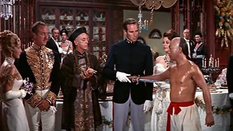 кадр из фильма 55 дней в Пекине