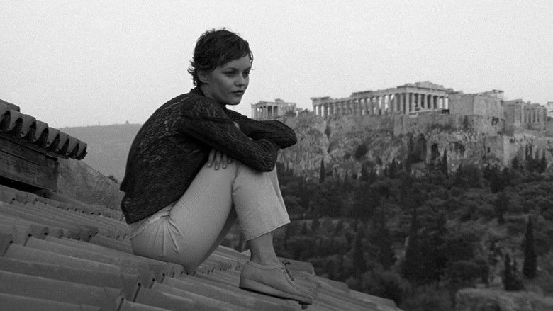 кадр из фильма Девушка на мосту