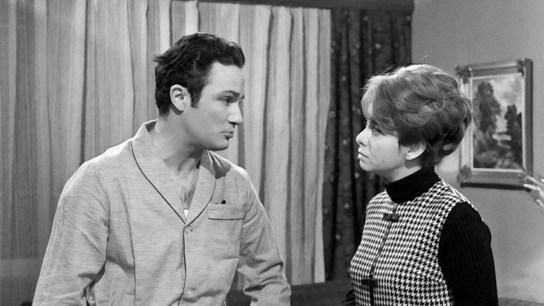 кадр из фильма Ο Μπούφος