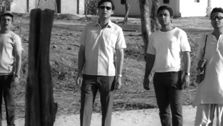 кадр из фильма Дни и ночи в лесу