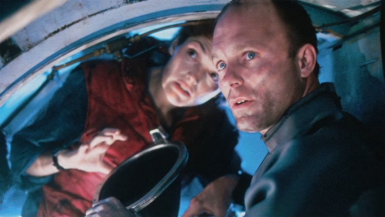 кадр из фильма Бездна