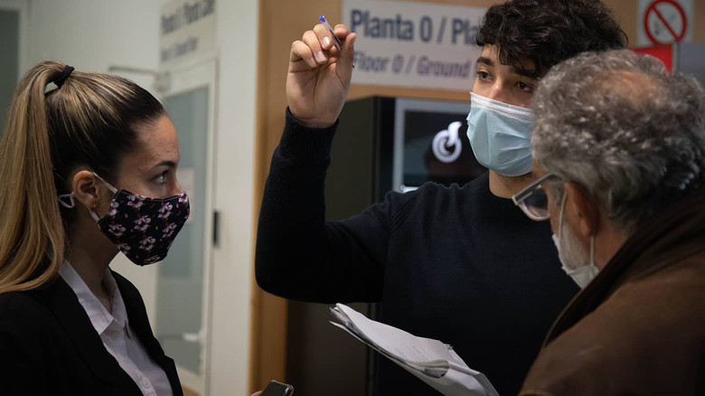 кадр из фильма El peso de la existencia