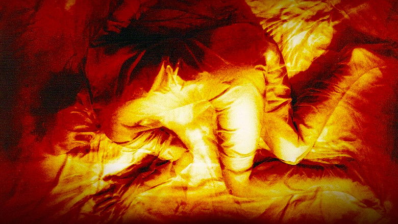 кадр из фильма Живые и мёртвые