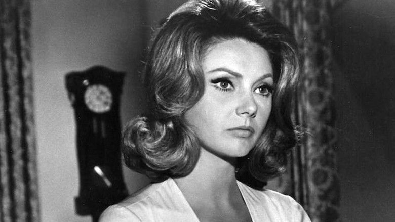 кадр из фильма Тайная война Гарри Фригга