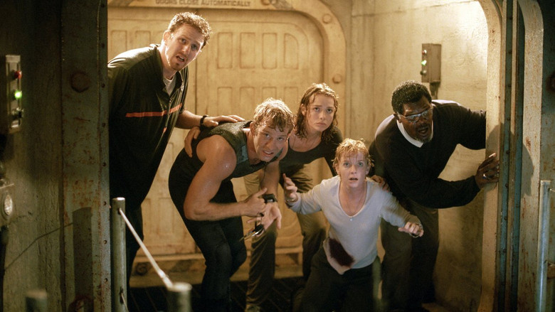 кадр из фильма Глубокое синее море