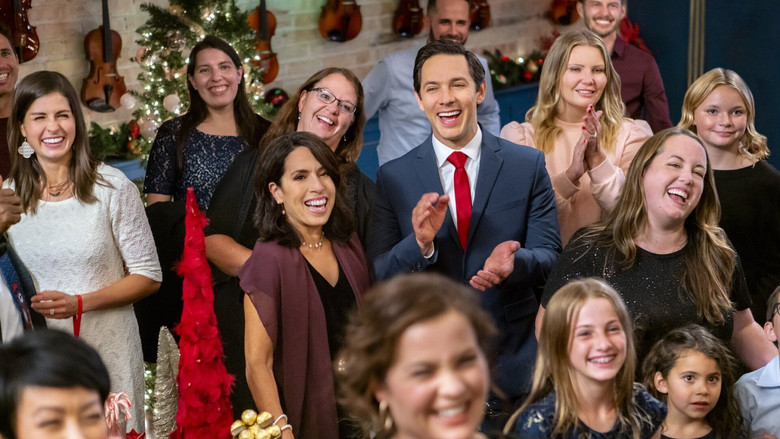 кадр из фильма Рождественский смычок