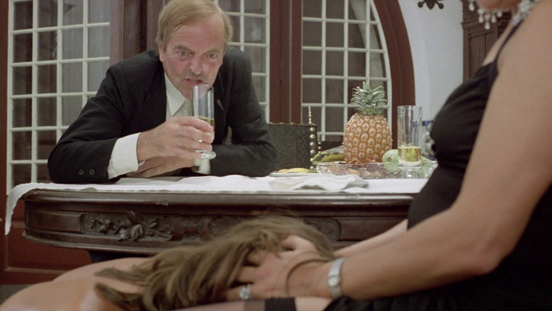 кадр из фильма Женщина в камере №9