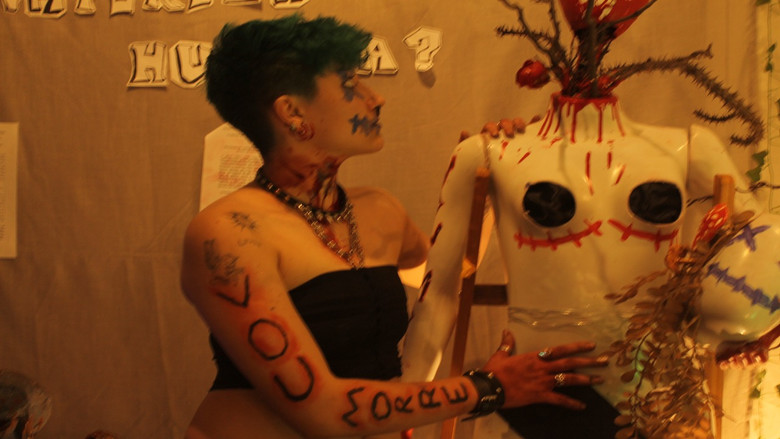 кадр из фильма Eu Sou o Monstro que Voz Mostra