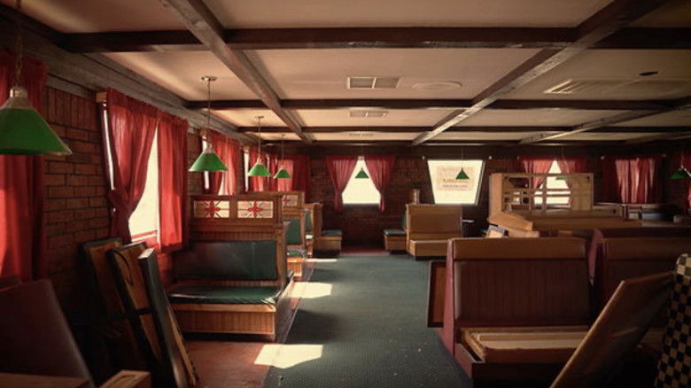 кадр из фильма Slice of Life: The American Dream. In Former Pizza Huts.