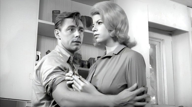 кадр из фильма Лорна