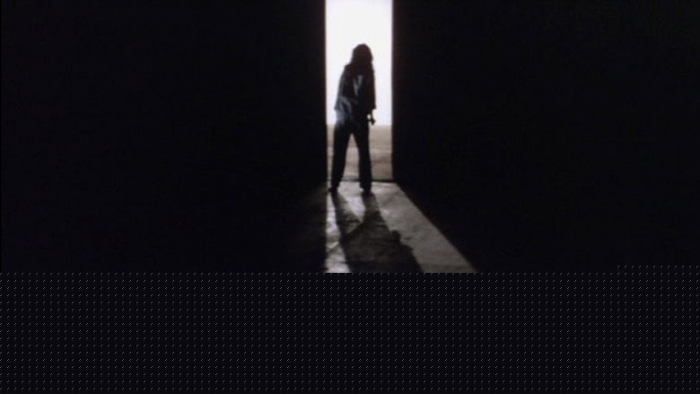 кадр из фильма Заключенная: В клетке!