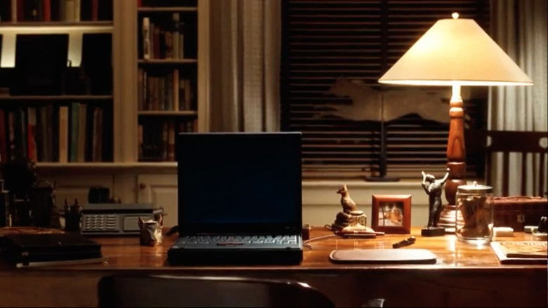 кадр из фильма Вам письмо