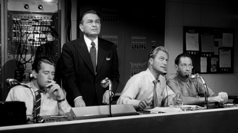 кадр из фильма Стеклянная паутина