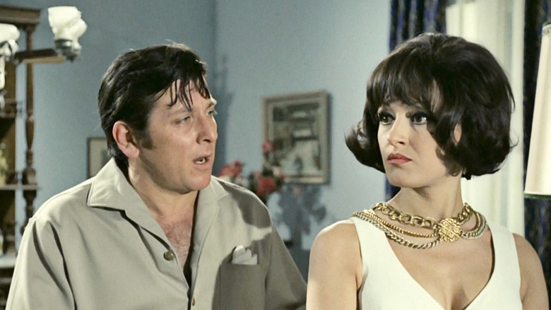 кадр из фильма Το ανθρωπάκι