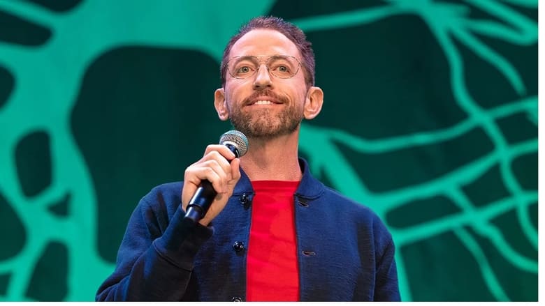 кадр из фильма Neal Brennan: Crazy Good