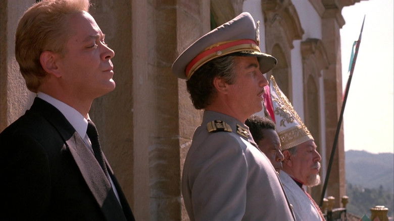 кадр из фильма Луна над Парадором