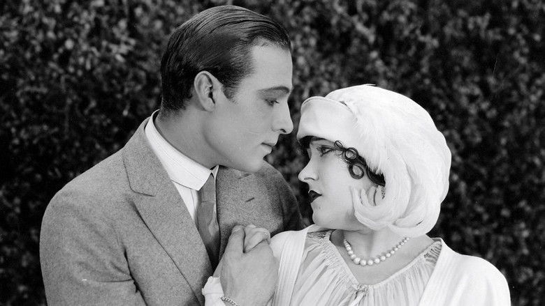 кадр из фильма По ту сторону скал