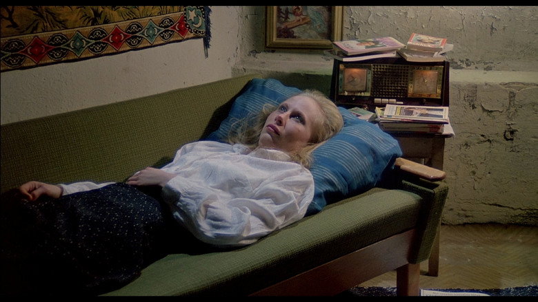 кадр из фильма Девушка со спичечной фабрики