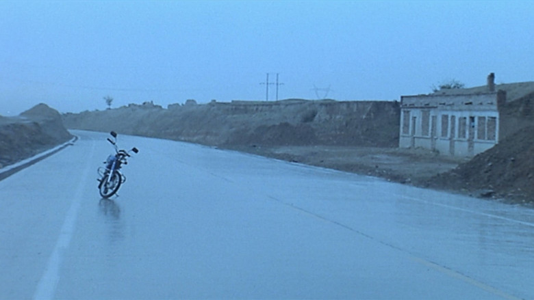 кадр из фильма Неизведанные радости