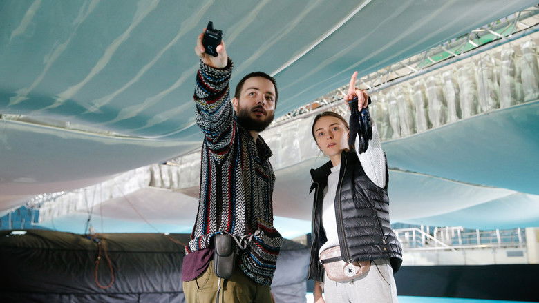 кадр из фильма Сияние обрушится вниз