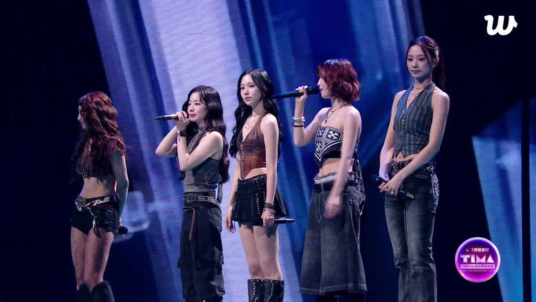 кадр из фильма TWICE: Live Performance at the TMElive International Music Awards