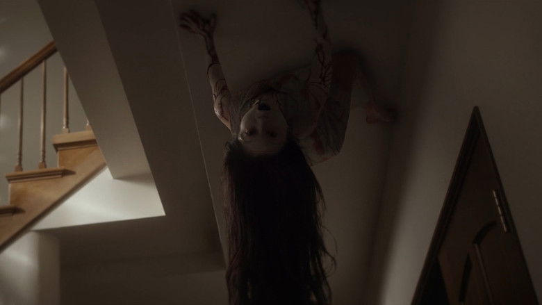 кадр из фильма Проклятие: Начало конца