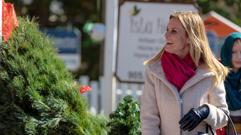 кадр из фильма Love You Like Christmas