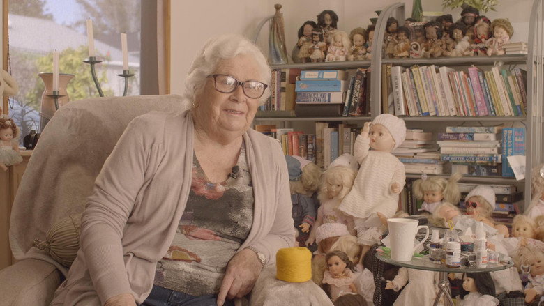 кадр из фильма Edith Gibson has 3000 Dolls