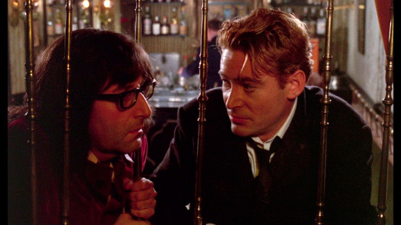 кадр из фильма Что нового, кошечка?