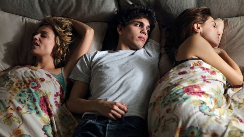 кадр из фильма Между нами, девочками