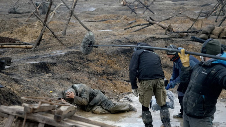 кадр из фильма На Западном фронте без перемен. Как создавался фильм