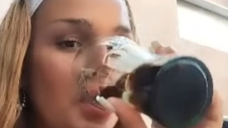 кадр из фильма Triana Marrash y Cata acaban en chirona