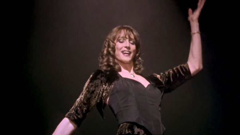 кадр из фильма Солдатская девушка