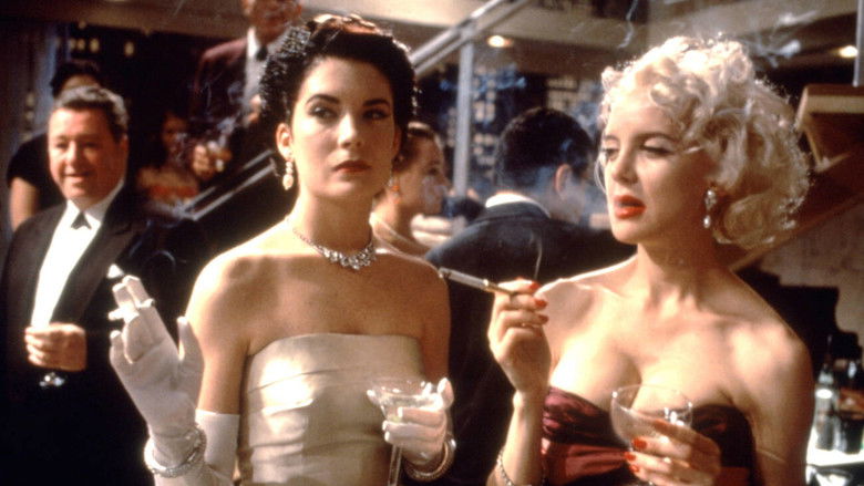 кадр из фильма Cafe Society