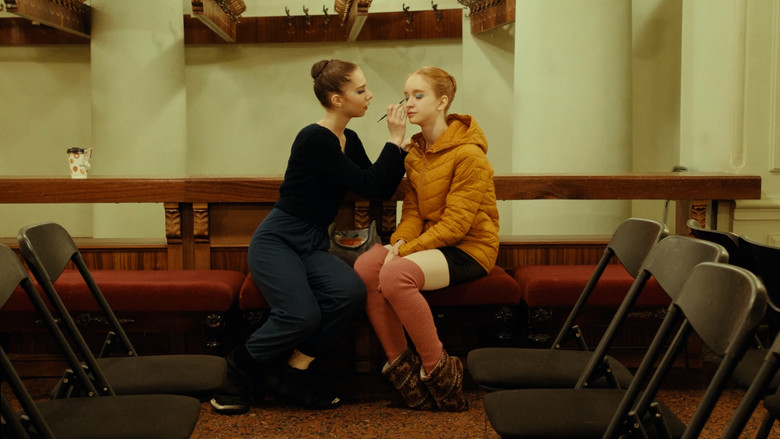 кадр из фильма Танцюючи крізь випробування