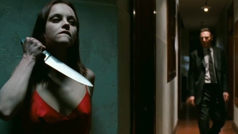 кадр из фильма Жизнь за гранью